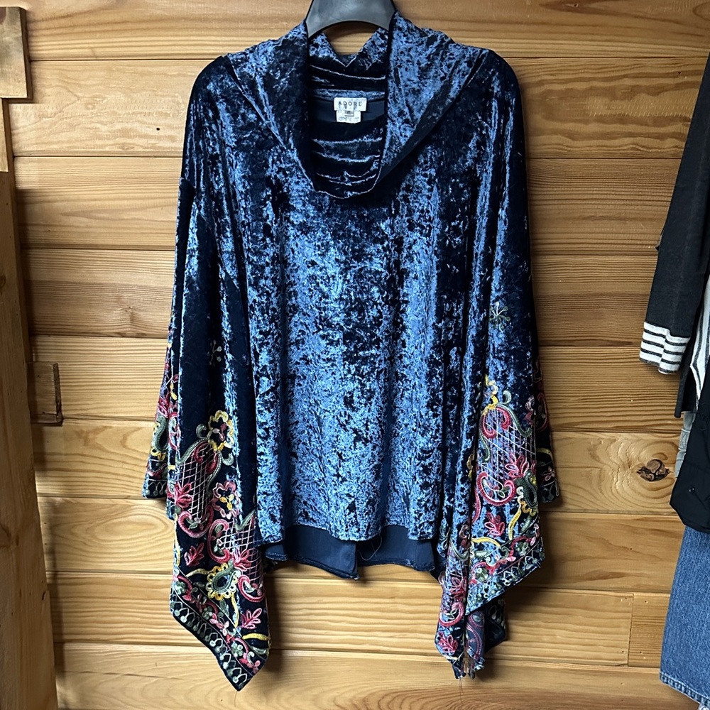 NWT Adore Women's Navy Velvet Pancho with Multicolor Floral Design Size XL